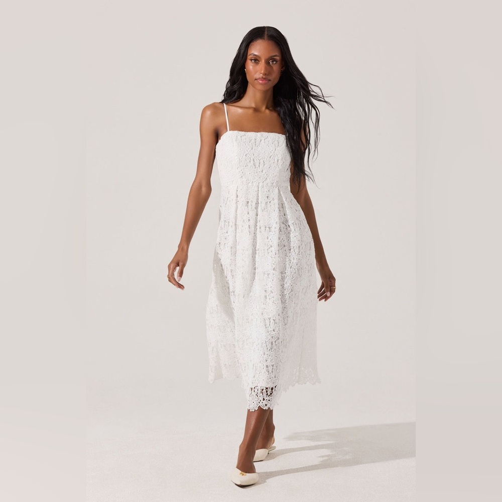 ASTR Lace Floral Midi Dress